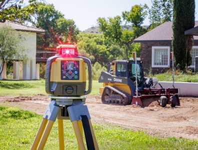 Topcon 2D-MC - Řízení strojů pro pásové nakladače a smykem řízené nakladače